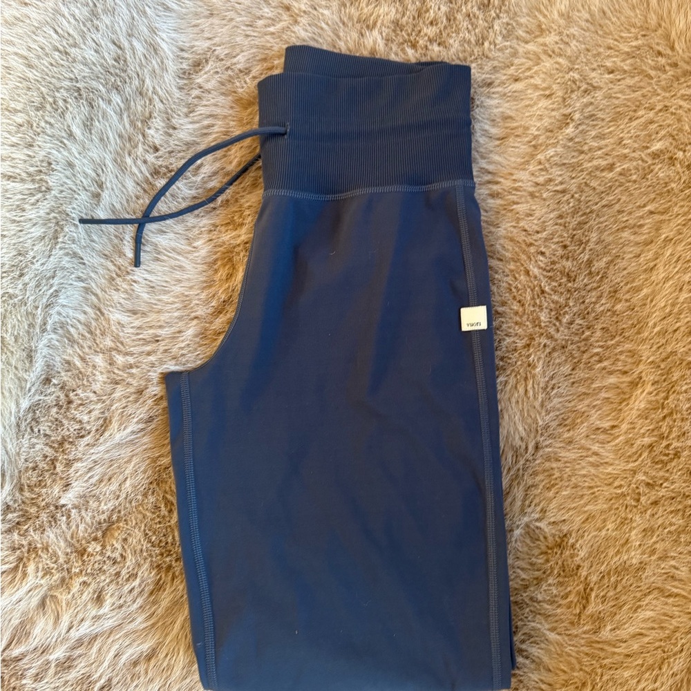 Vuori daily legging joggers, mint condition worn once